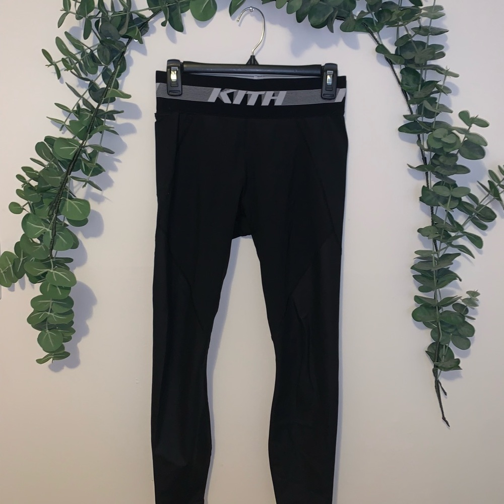 Kith size small✨
